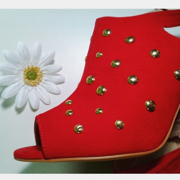 Mules Red GoldEmbellishements Size 7 Firm On Price - Picture 2 of 7